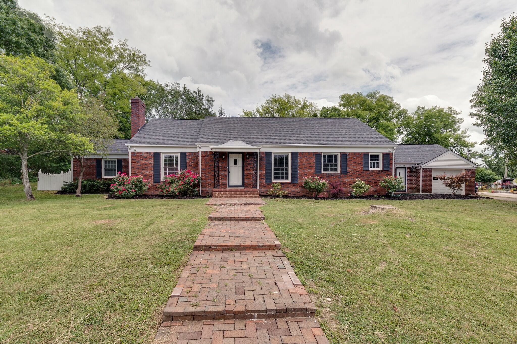 Property Photo:  319 Elm St  TN 38478 