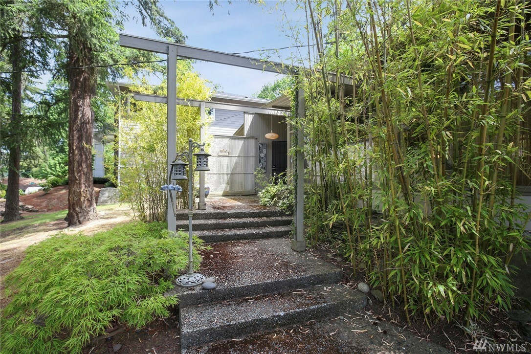 Property Photo:  12447 NE 6th Place  WA 98005 