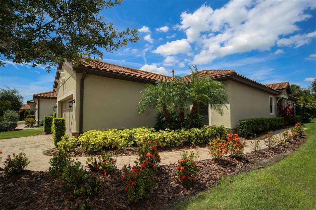 Property Photo:  5015 Serata Drive  FL 34211 