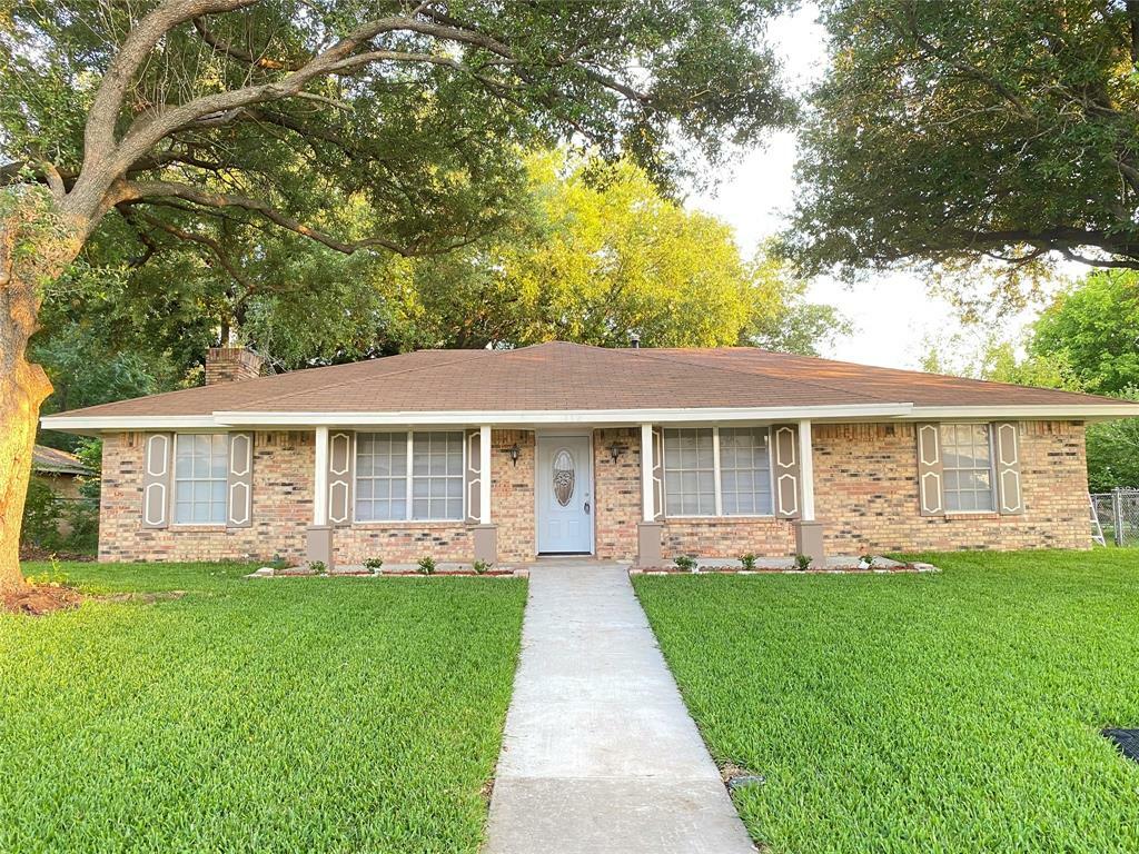 Property Photo:  112 Gilbert Avenue  TX 75115 