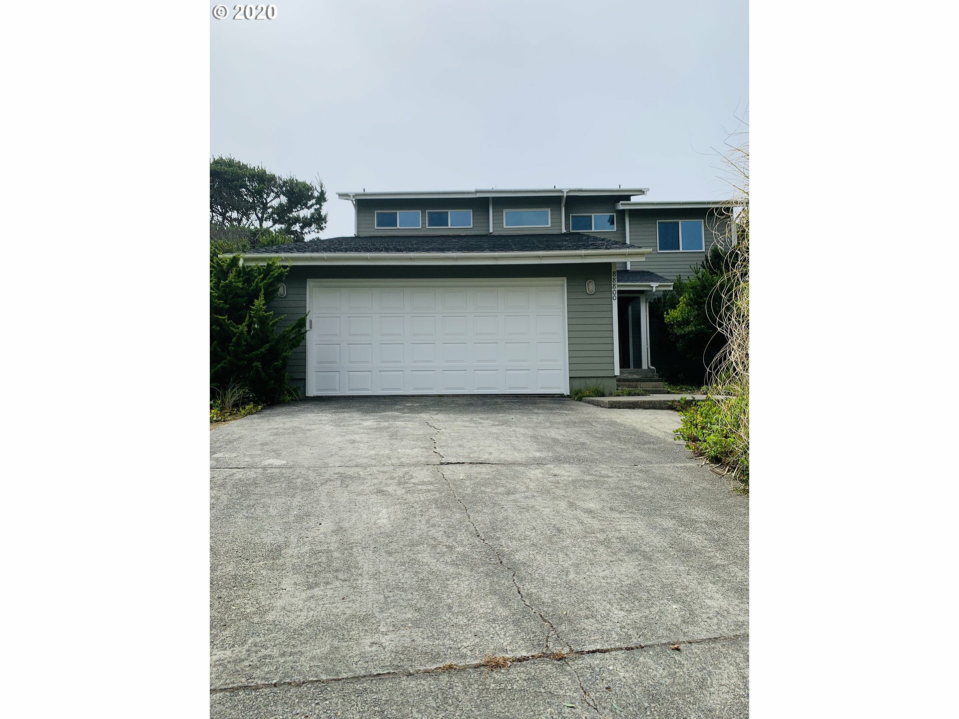 Property Photo: 88800 Shoreline Dr OR 97439