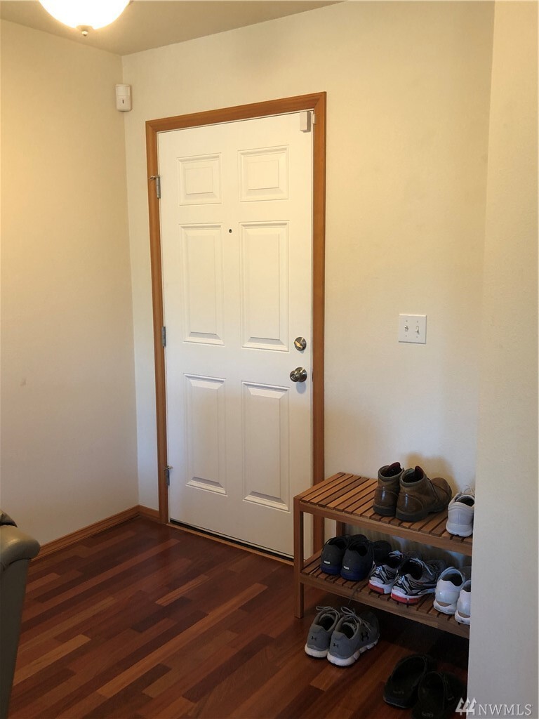 Property Photo: 5502 Glenmore Village Drive SE WA 98501