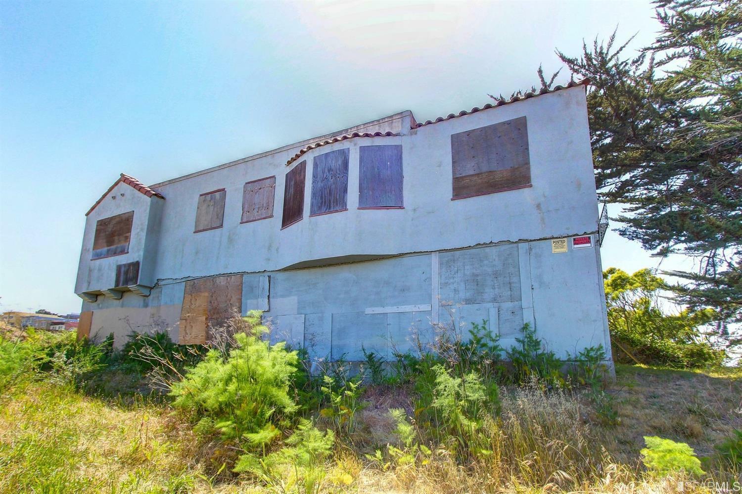 Property Photo:  1 Edgar Place  CA 94112 