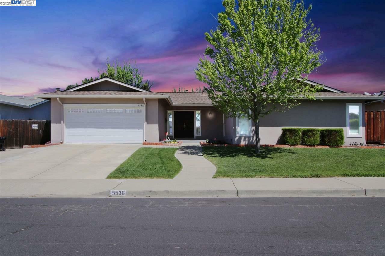 Property Photo:  