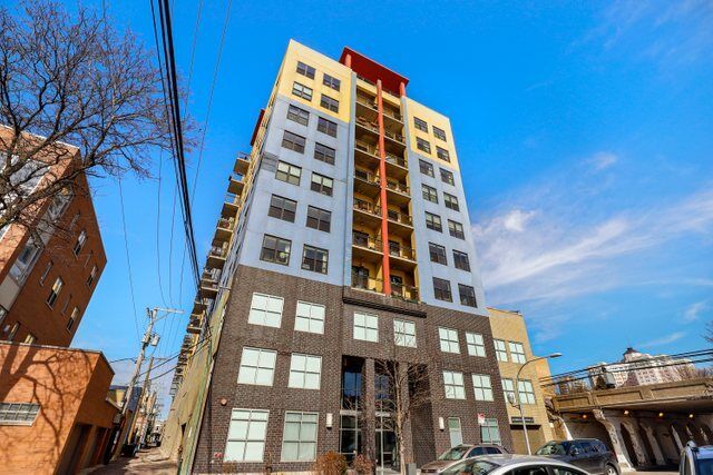 Property Photo:  1122 W Catalpa Avenue 709  IL 60640 