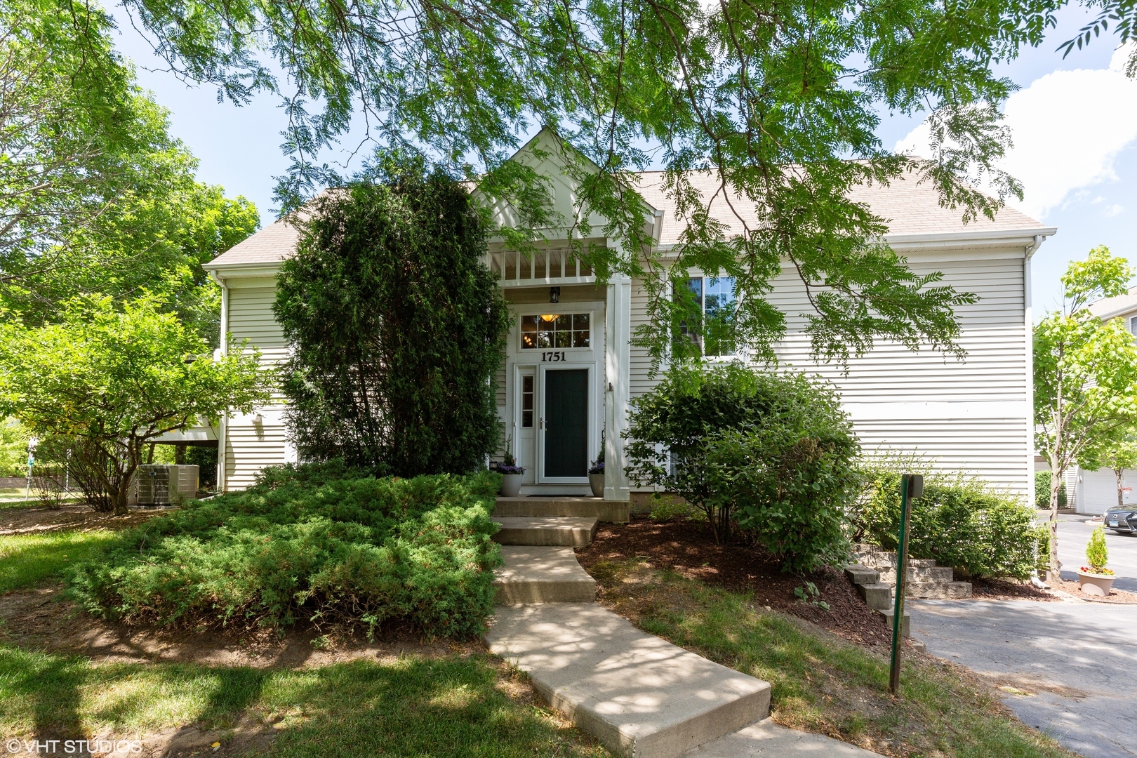 Property Photo: 1751 Arlington Lane IL 60139