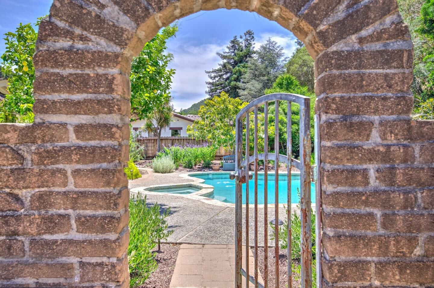 Property Photo: 12 Paso Del Rio CA 93924