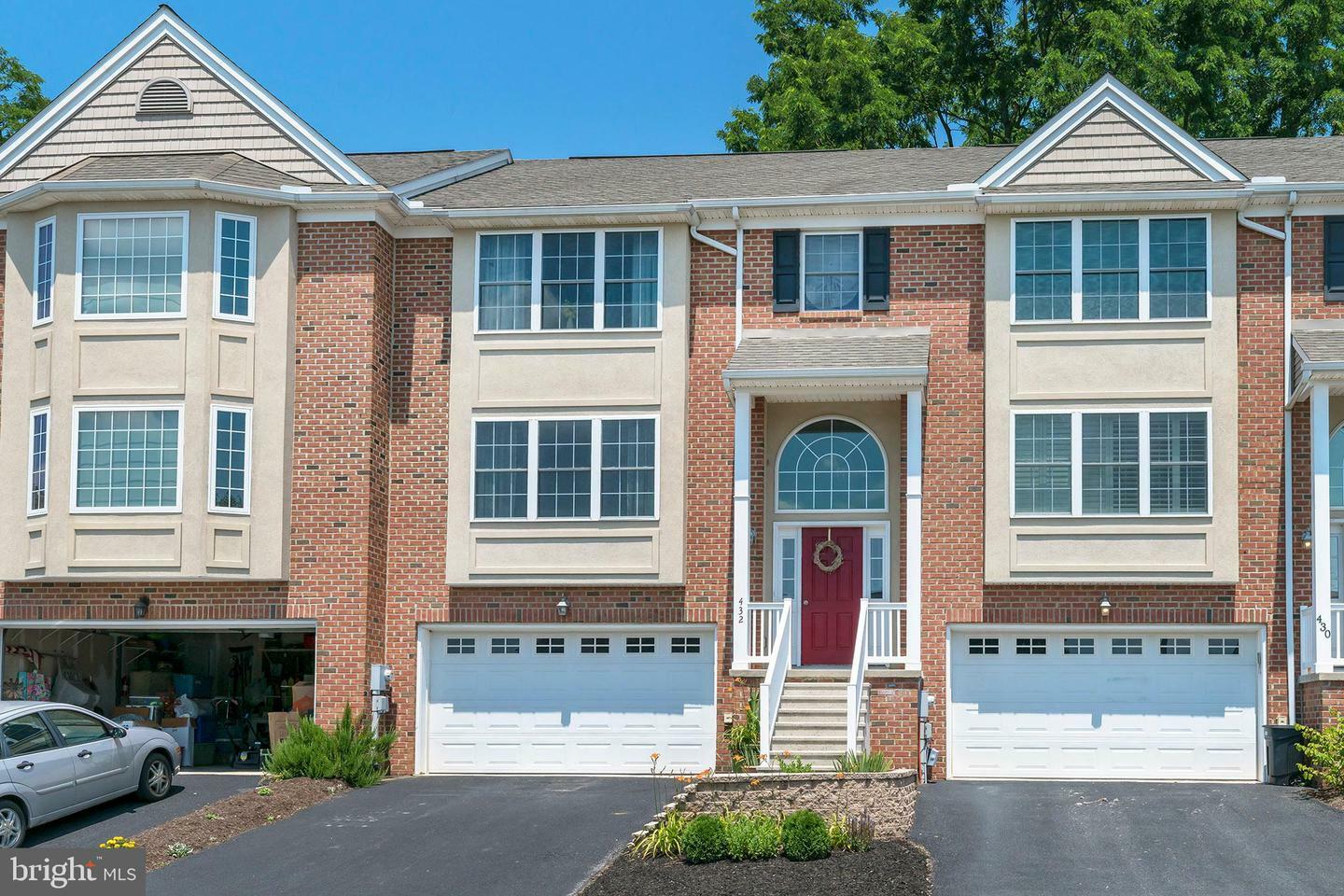 Property Photo: 432 Hillside Drive PA 17554