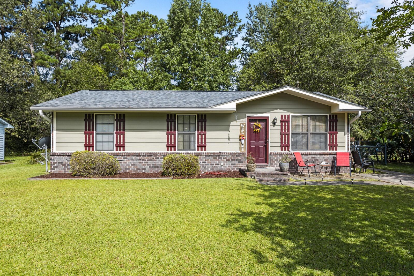 Property Photo:  106 Pamela Lane  SC 29483 