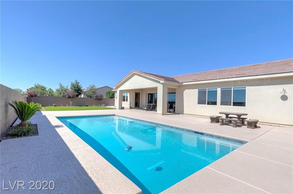 Property Photo: 8336 Sweetwater Creek Way NV 89113