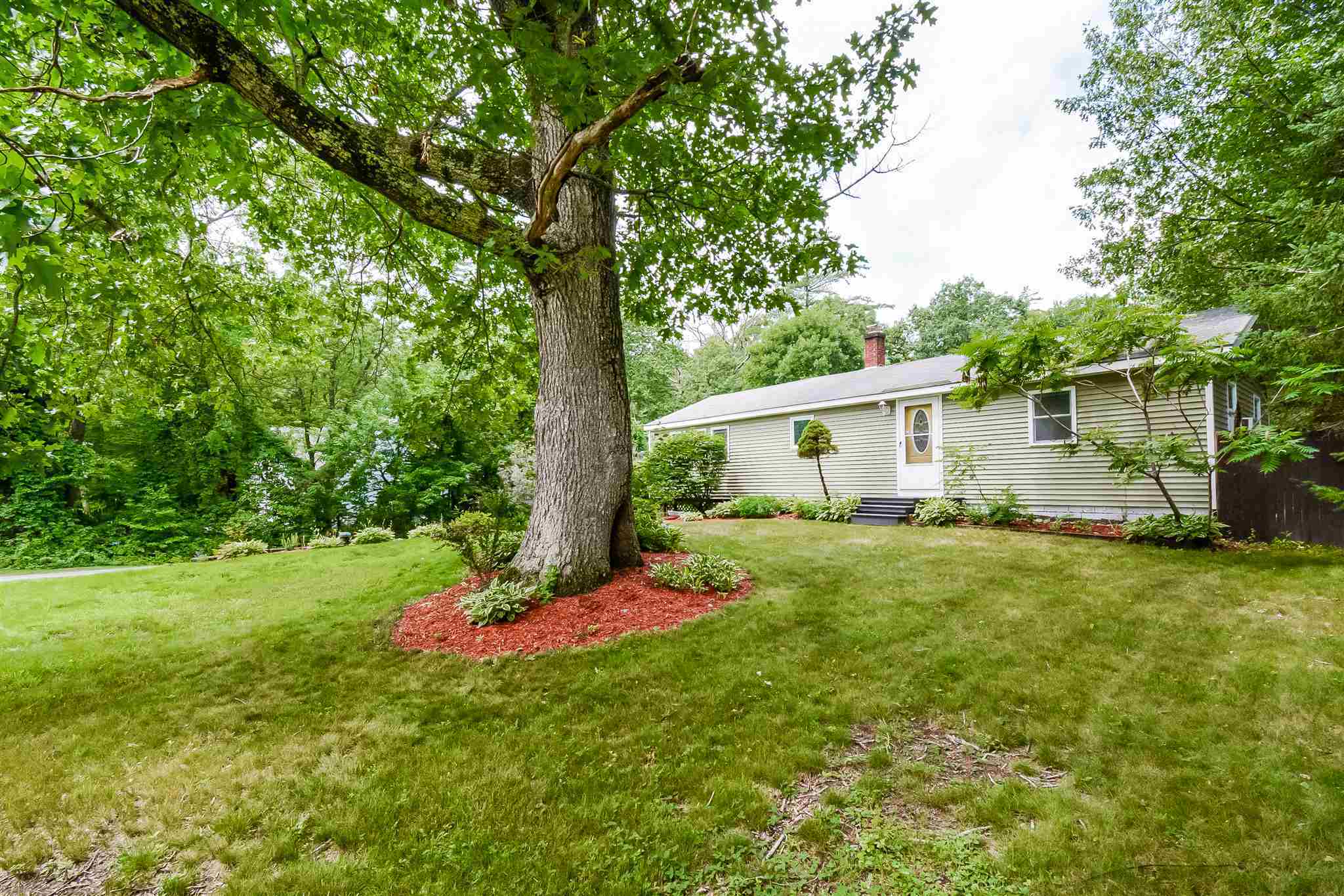 Property Photo:  18 Peachtree Road  NH 03032 