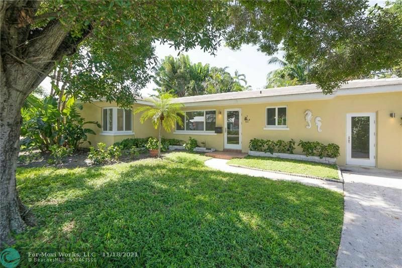 Property Photo:  301 Linda Ln  FL 33405 