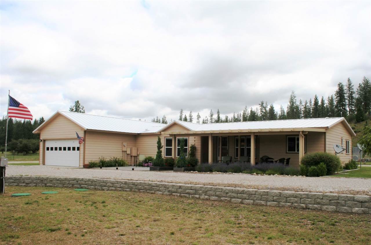 Property Photo: 4417-B Hwy 231 WA 99173
