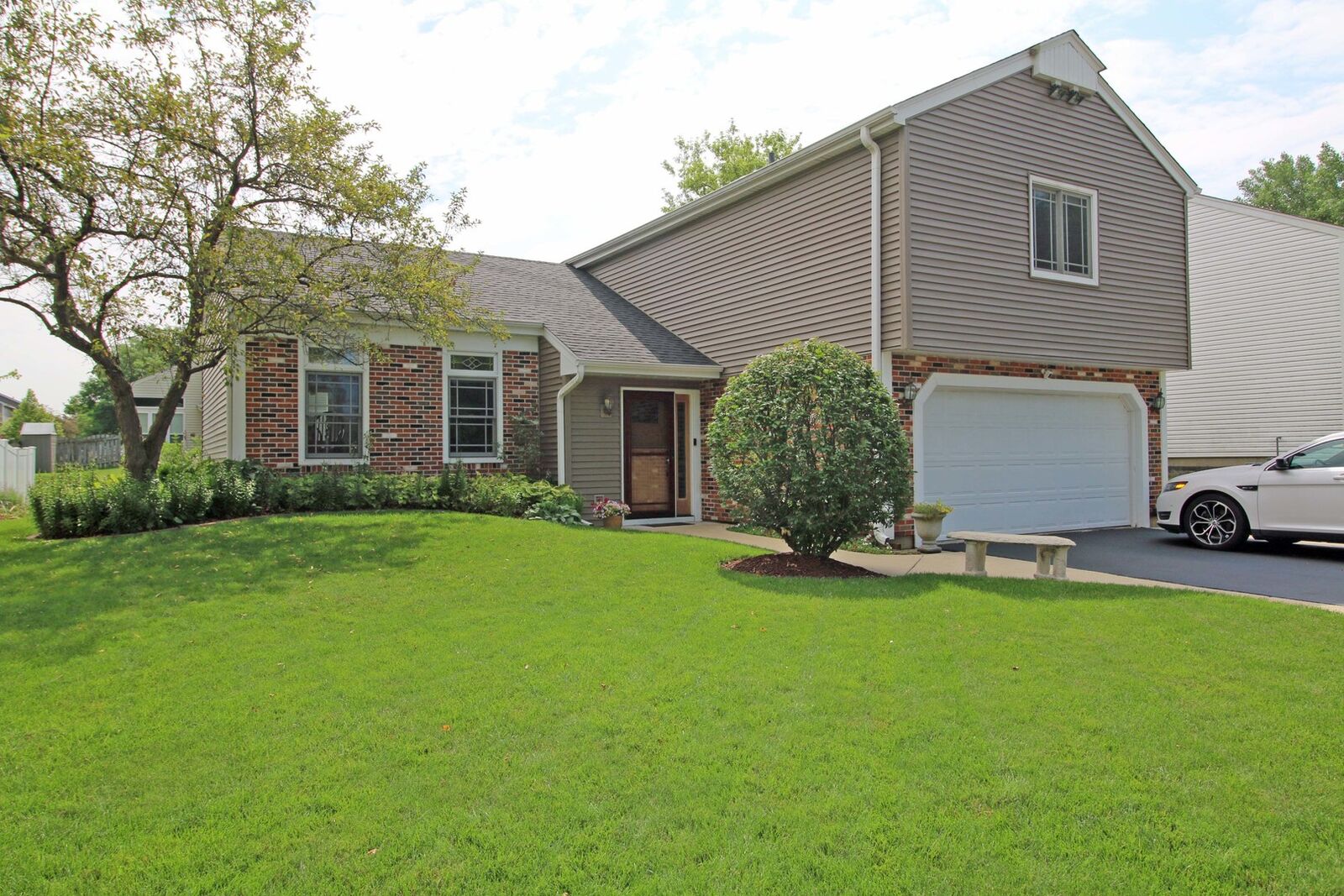 Property Photo: 973 Stuart Drive IL 60103