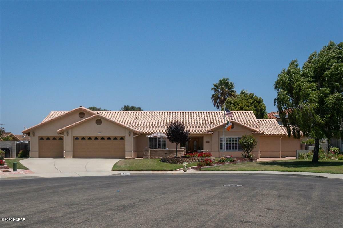 Property Photo: 713 Meridian Court CA 93455