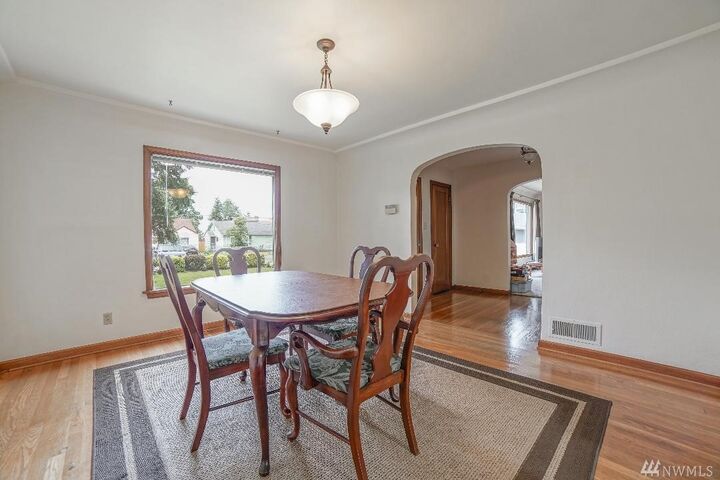 Property Photo:  5011 E B St  WA 98404 