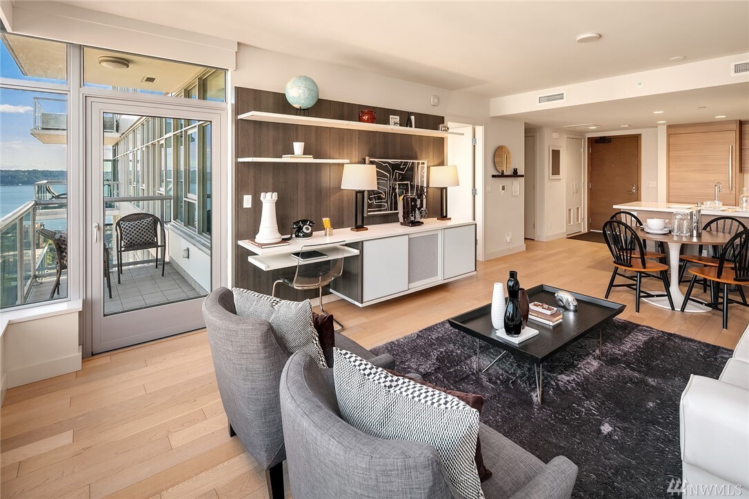 Property Photo: 588 Bell Street 2605S WA 98121