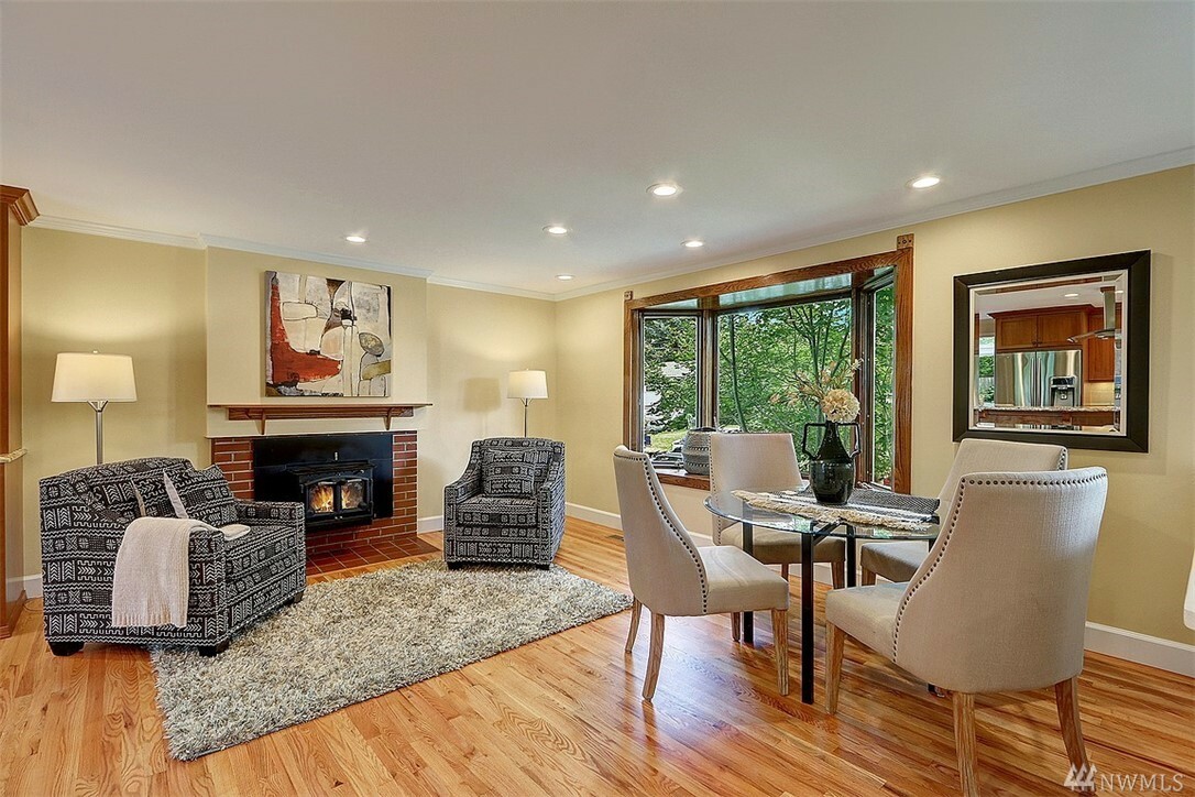 Property Photo: 15910 SE 1st St WA 98008