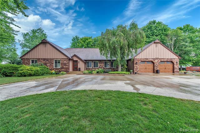 Property Photo: 4044 Stoney Creek Drive MI 48059