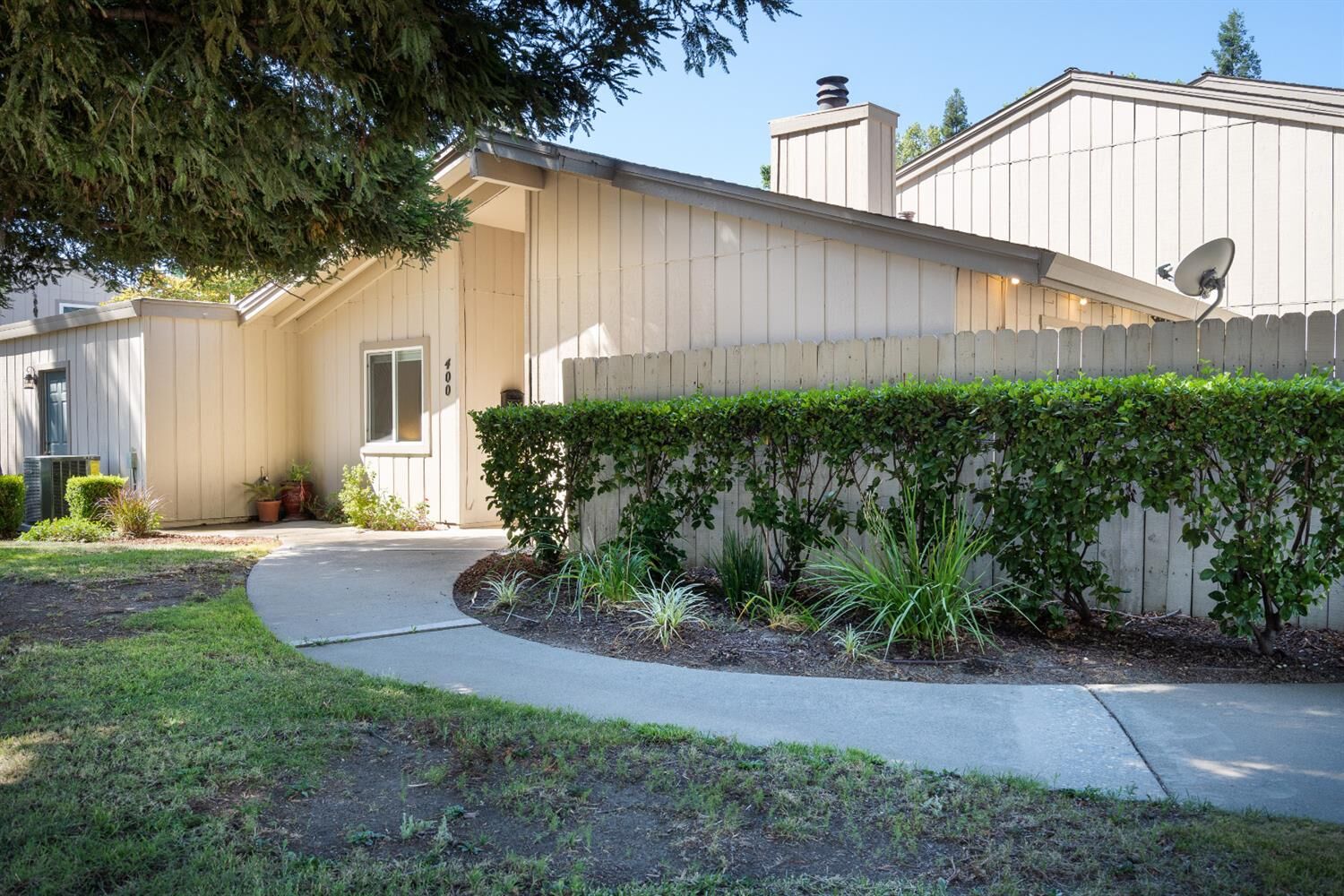 Property Photo:  400 Florin Road  CA 95831 