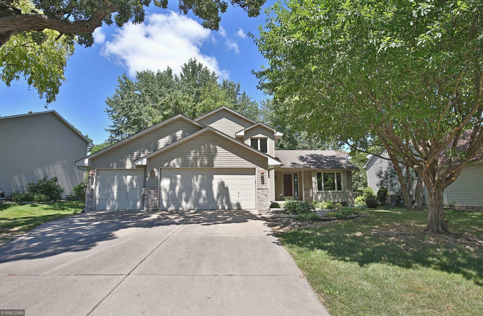 5604 Lone Oak Drive  Savage MN 55378 photo