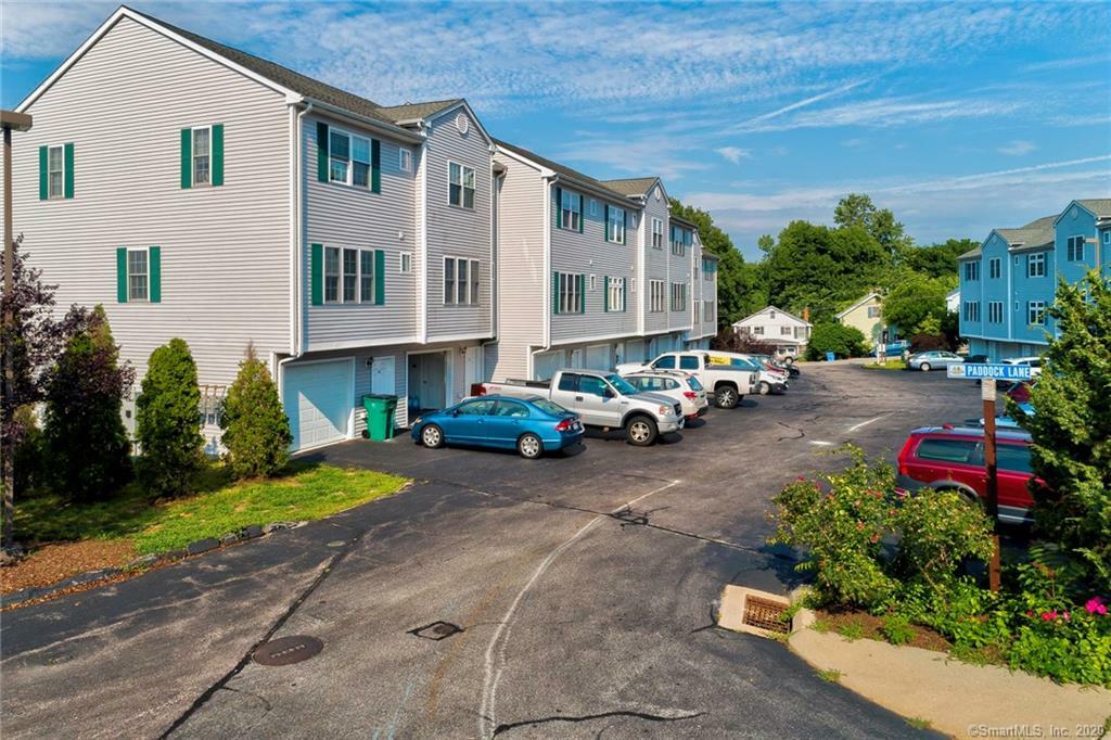 Property Photo:  32 Harbor View Lane 32  CT 06360 