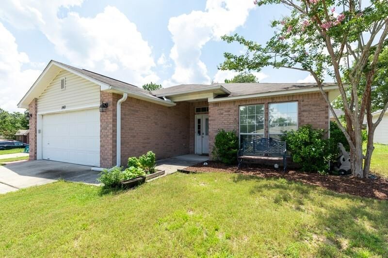 Property Photo:  140 Sandstone Trail  FL 32539 