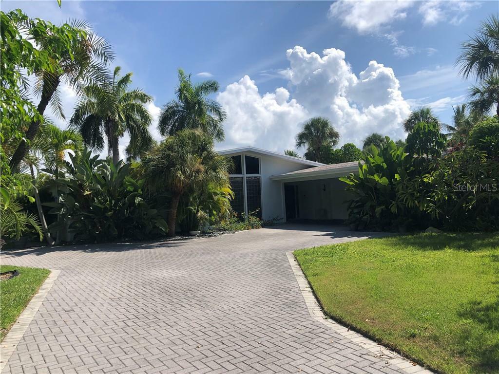 Property Photo: 619 Buttonwood Drive FL 34228
