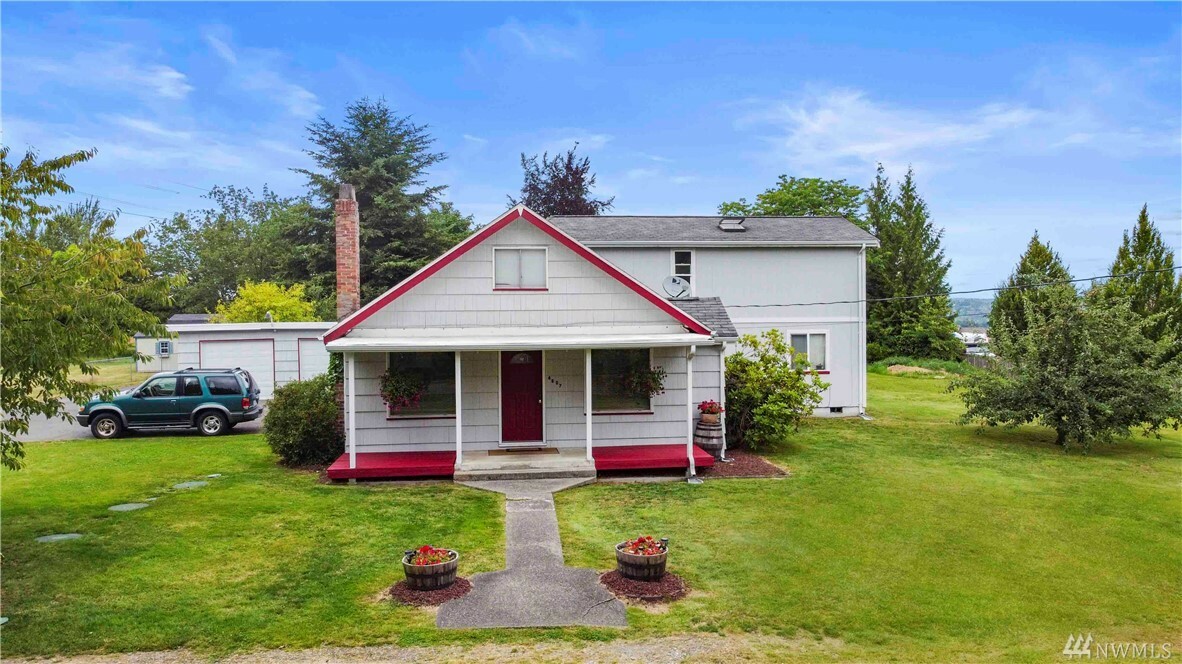 Property Photo:  4607 53rd St E  WA 98433 