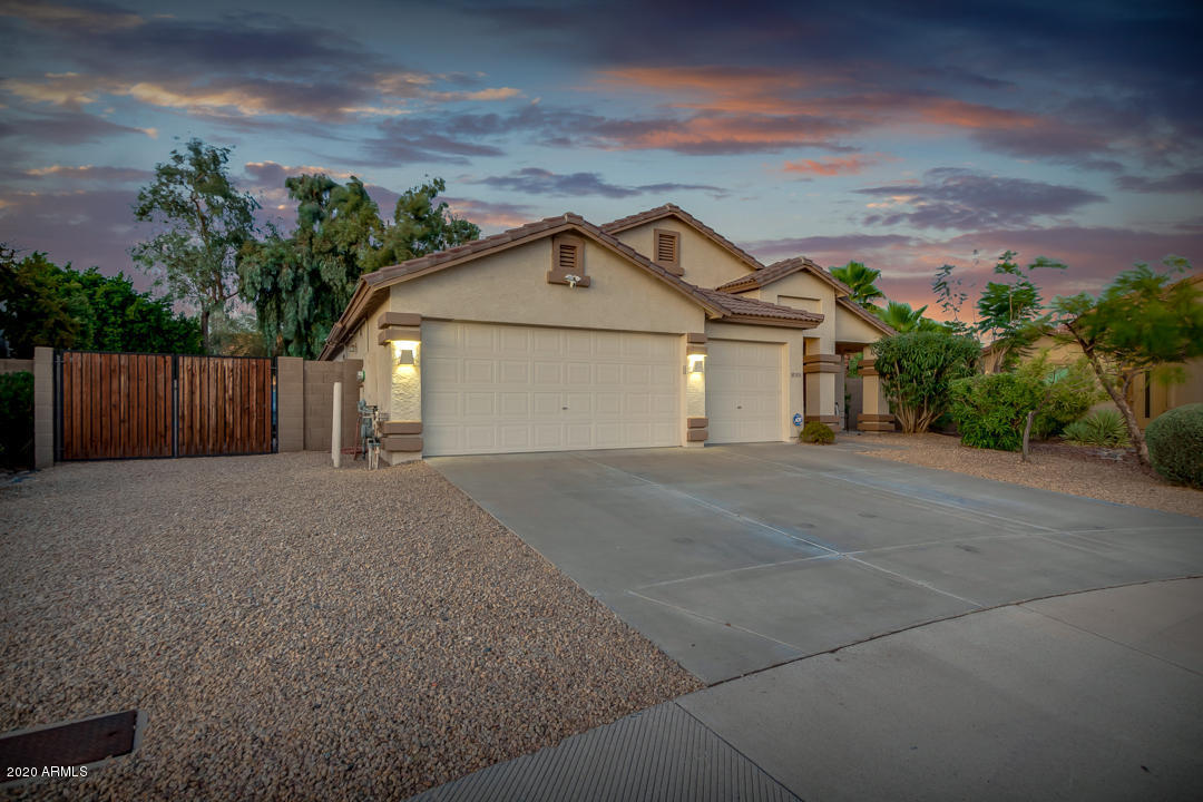 Property Photo: 1833 N Sunview Drive AZ 85205