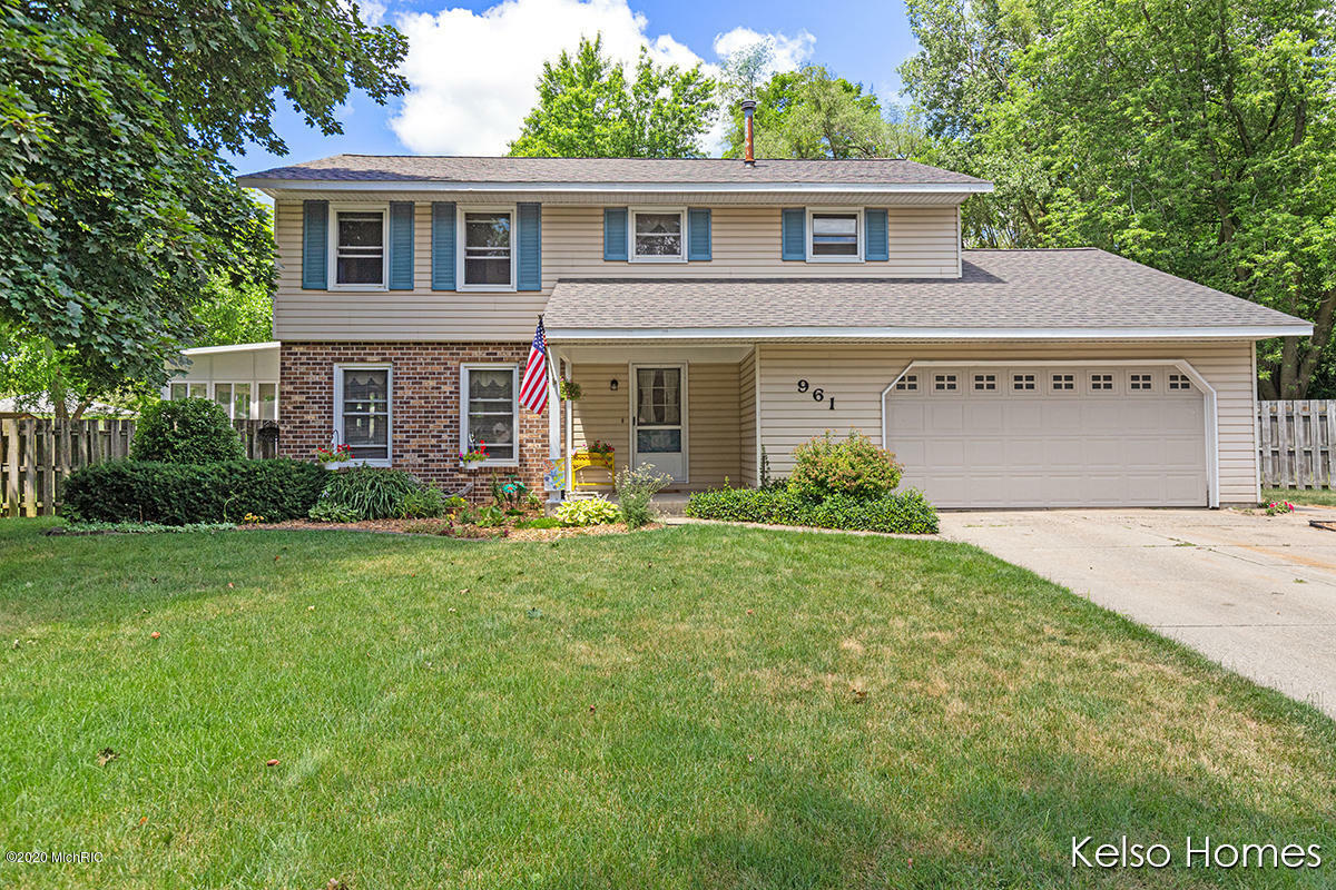 Property Photo:  961 Shawmut Court NW  MI 49504 