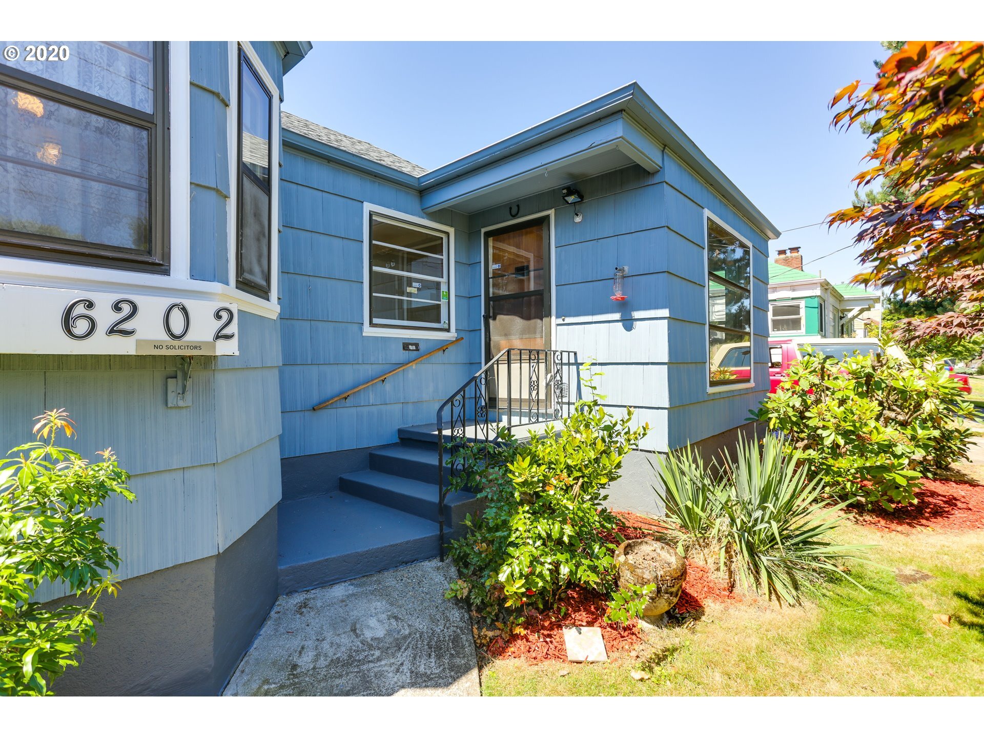 Property Photo:  6202 N Bowdoin St  OR 97203 