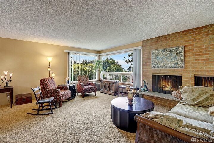 Property Photo:  1015 S 233rd Place  WA 98198 