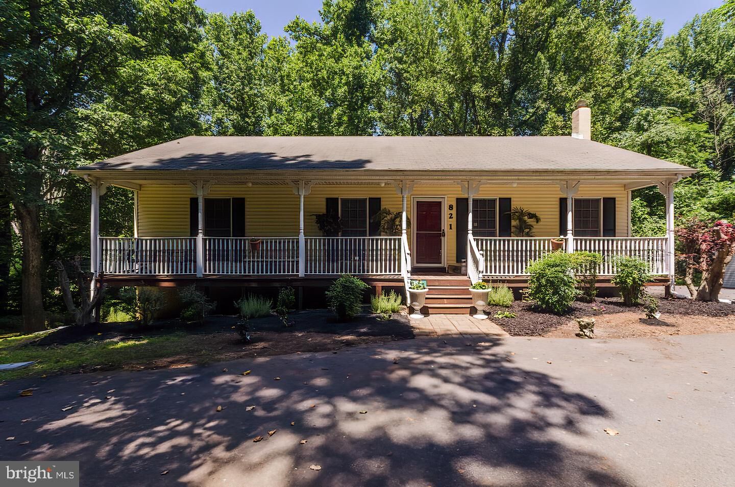 Property Photo:  821 Summit Point Drive  VA 22630 