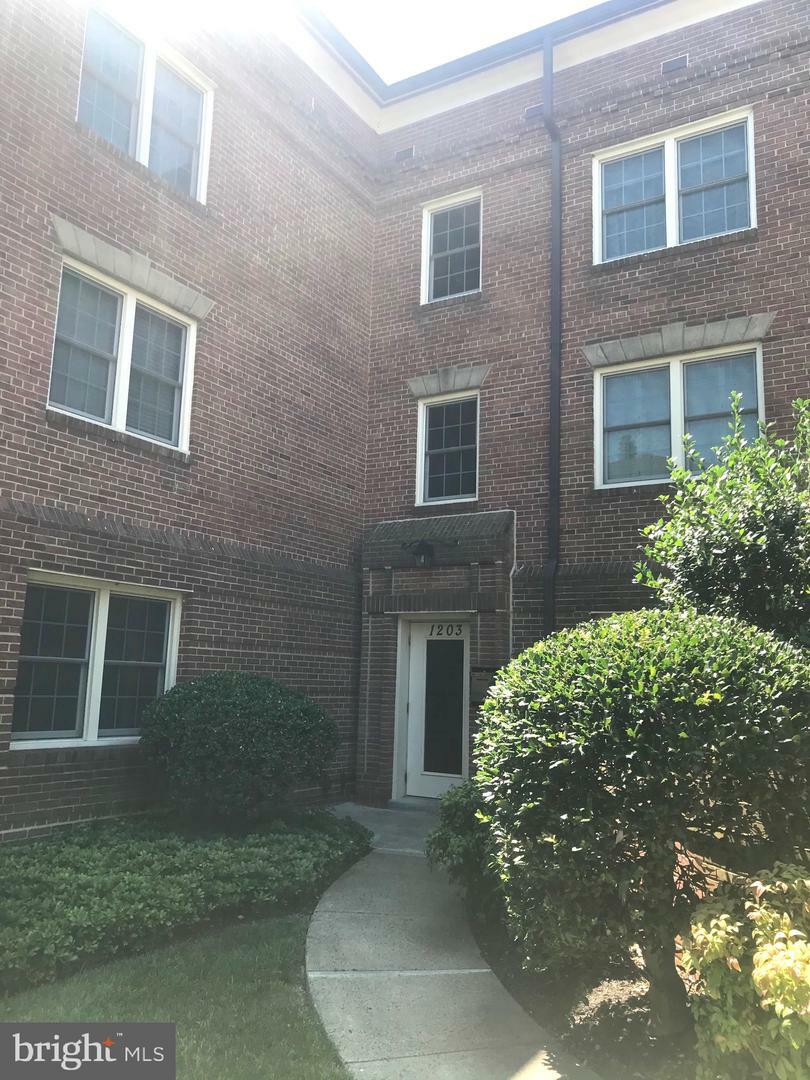 Property Photo:  1203 N Pitt Street 3C  VA 22314 