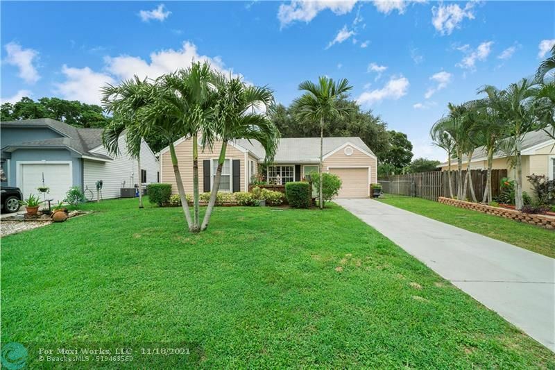 Property Photo:  5562 Pebble Brook Ln  FL 33472 