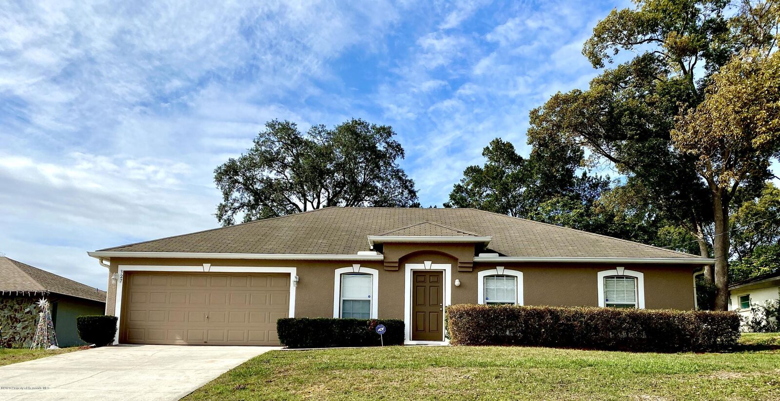 Property Photo:  327 Clearfield Avenue  FL 34606 