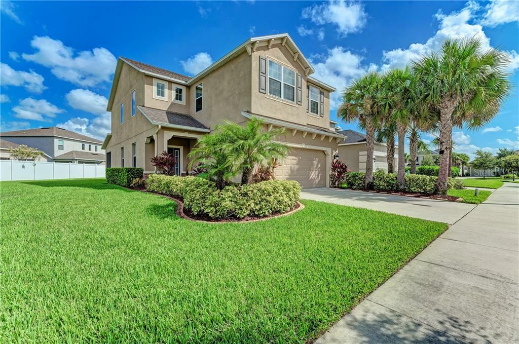 Property Photo:  7106 Nightshade Drive  FL 33578 