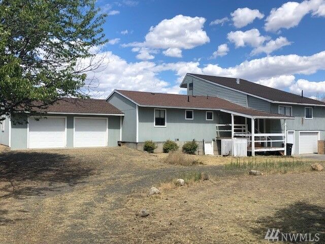 Property Photo: 2408 Highland Dr WA 98813