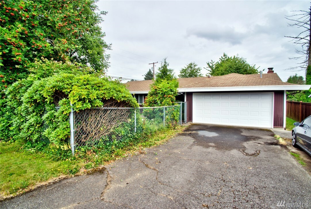 Property Photo:  19602 122nd Place SE  WA 98031 