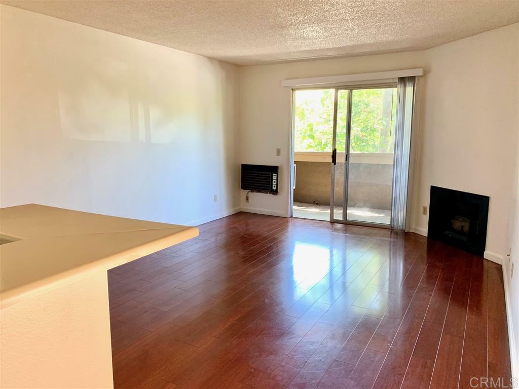 Property Photo: 214 Woodland Pkwy 206 CA 92069