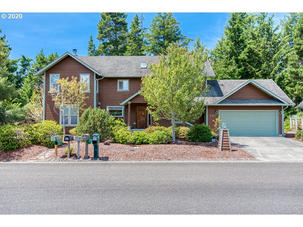 Property Photo: 2331 Willow Loop OR 97439