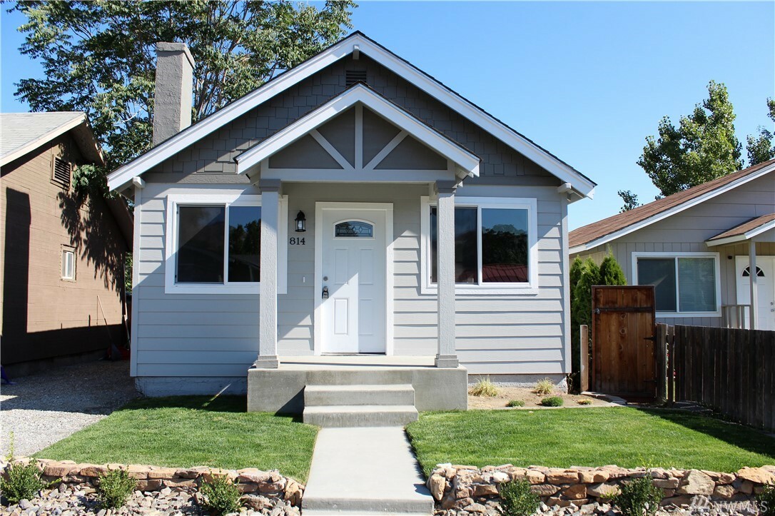 Property Photo: 814 Ferry St WA 98801