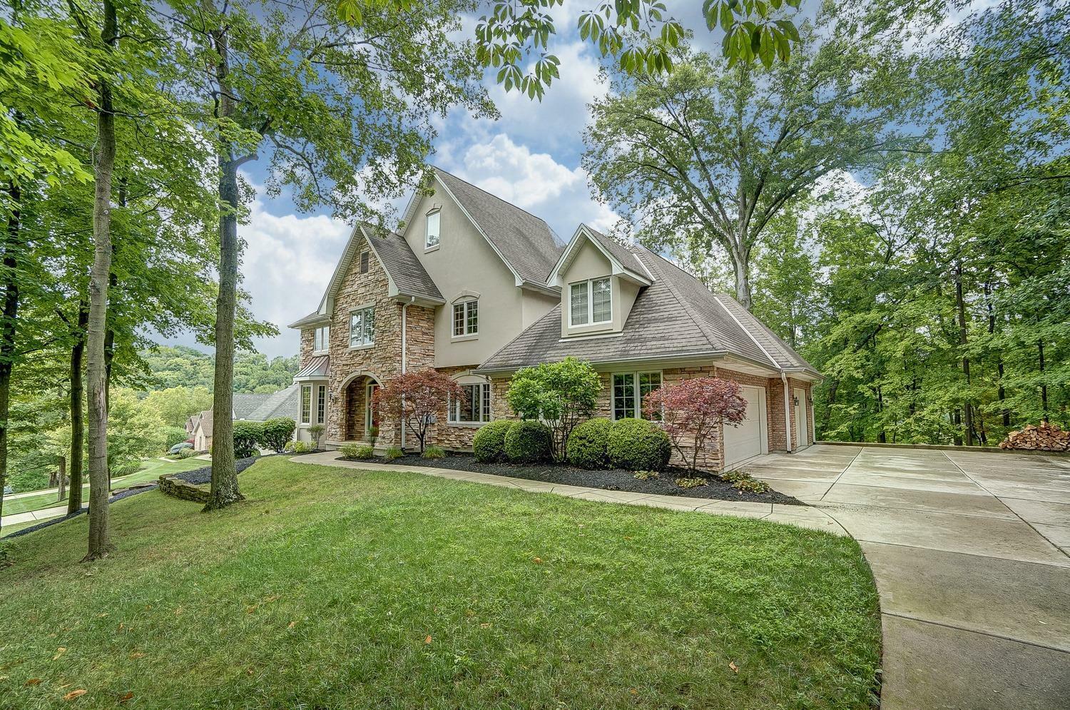 Property Photo: 8 Turnberry Dr OH 45052