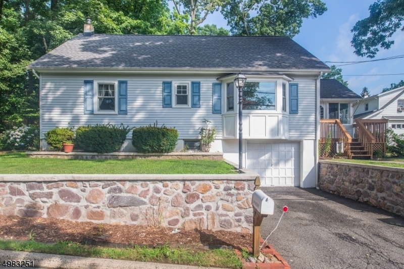 Property Photo:  84 Chestnut Ter  NJ 07866 