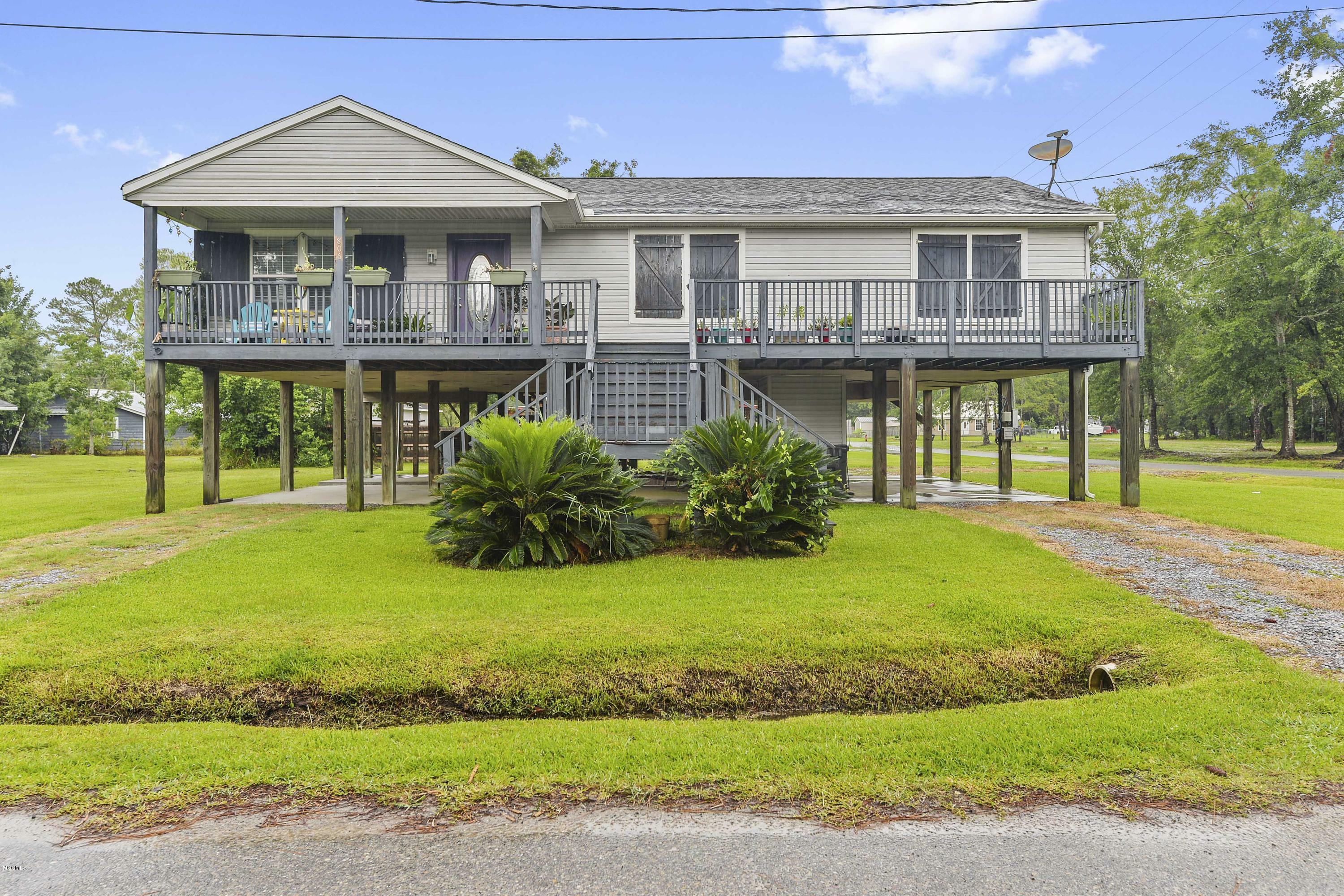 Property Photo:  806 Villere Street  MS 39576 