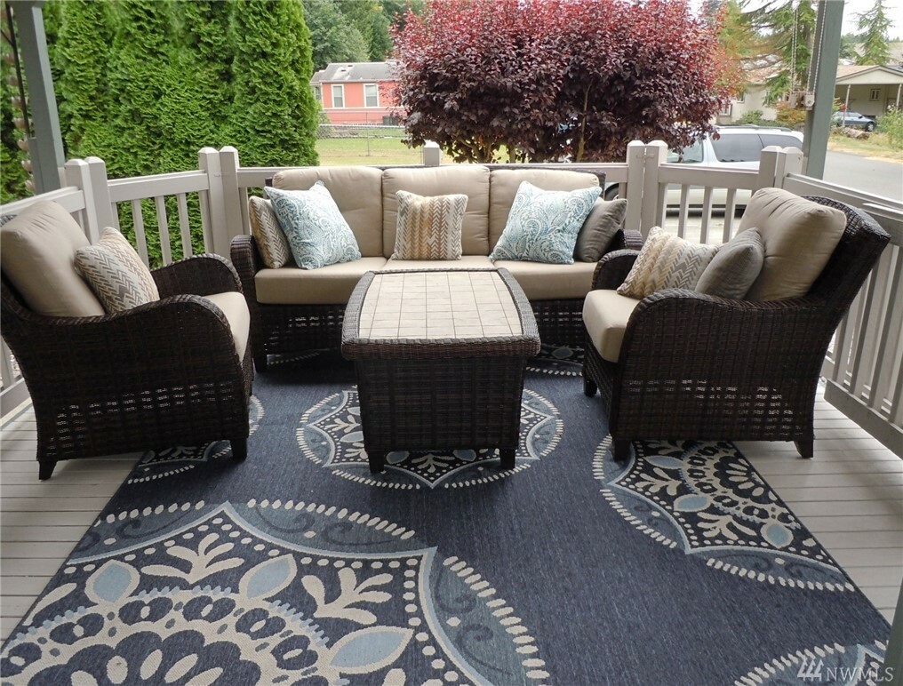 Property Photo: 909 NE Saturn Lane WA 98311
