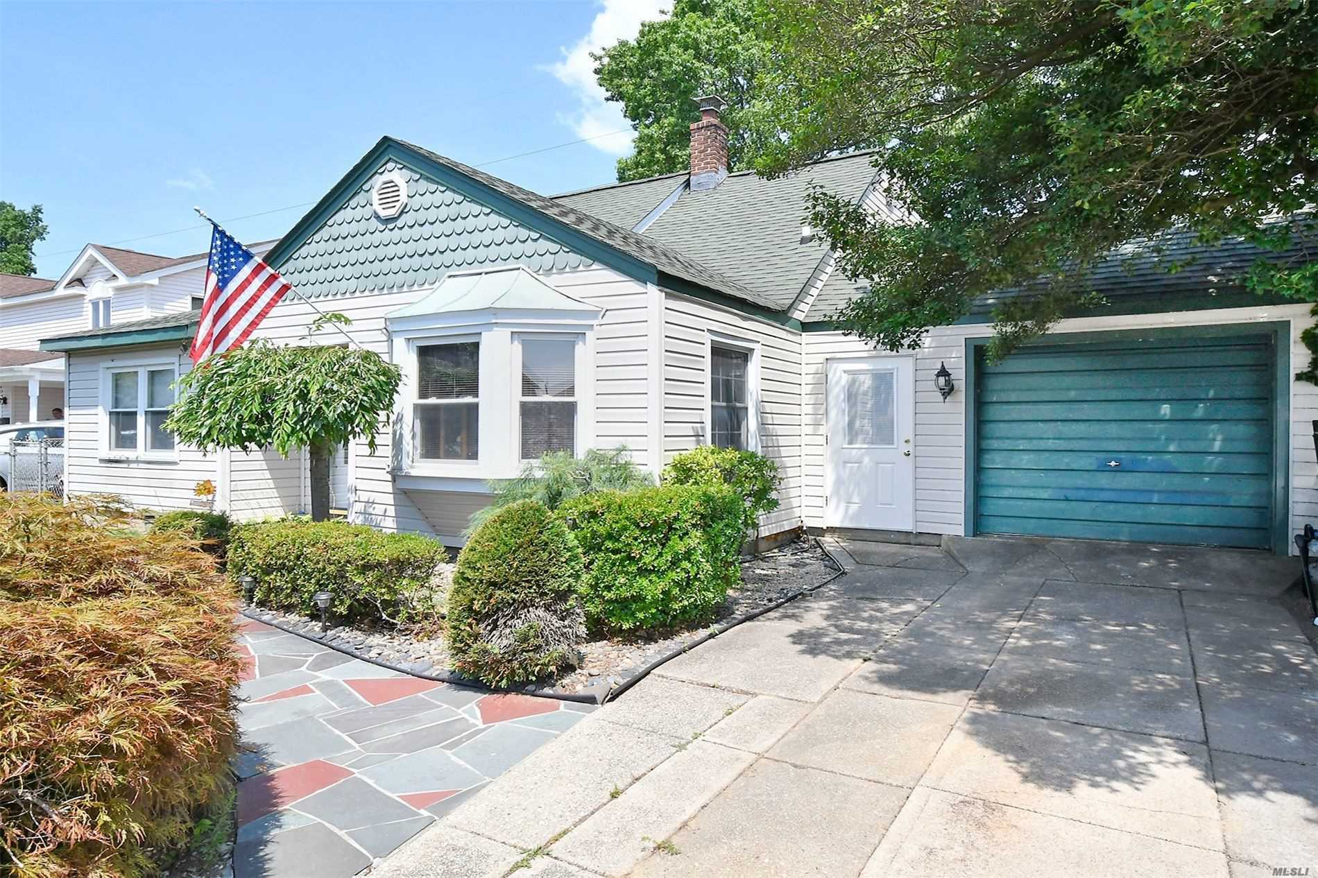 Property Photo:  133 Old Farm Road  NY 11756 