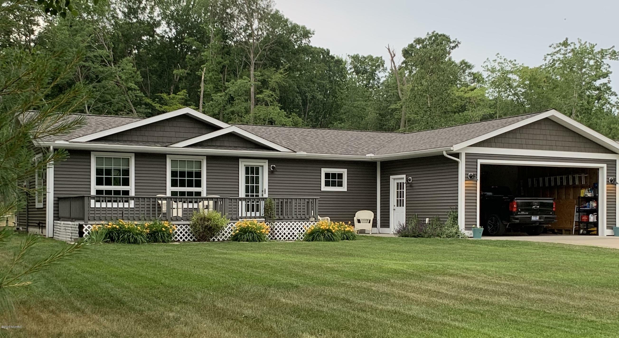 Property Photo: 9127 W Ranger Rd MI 49436