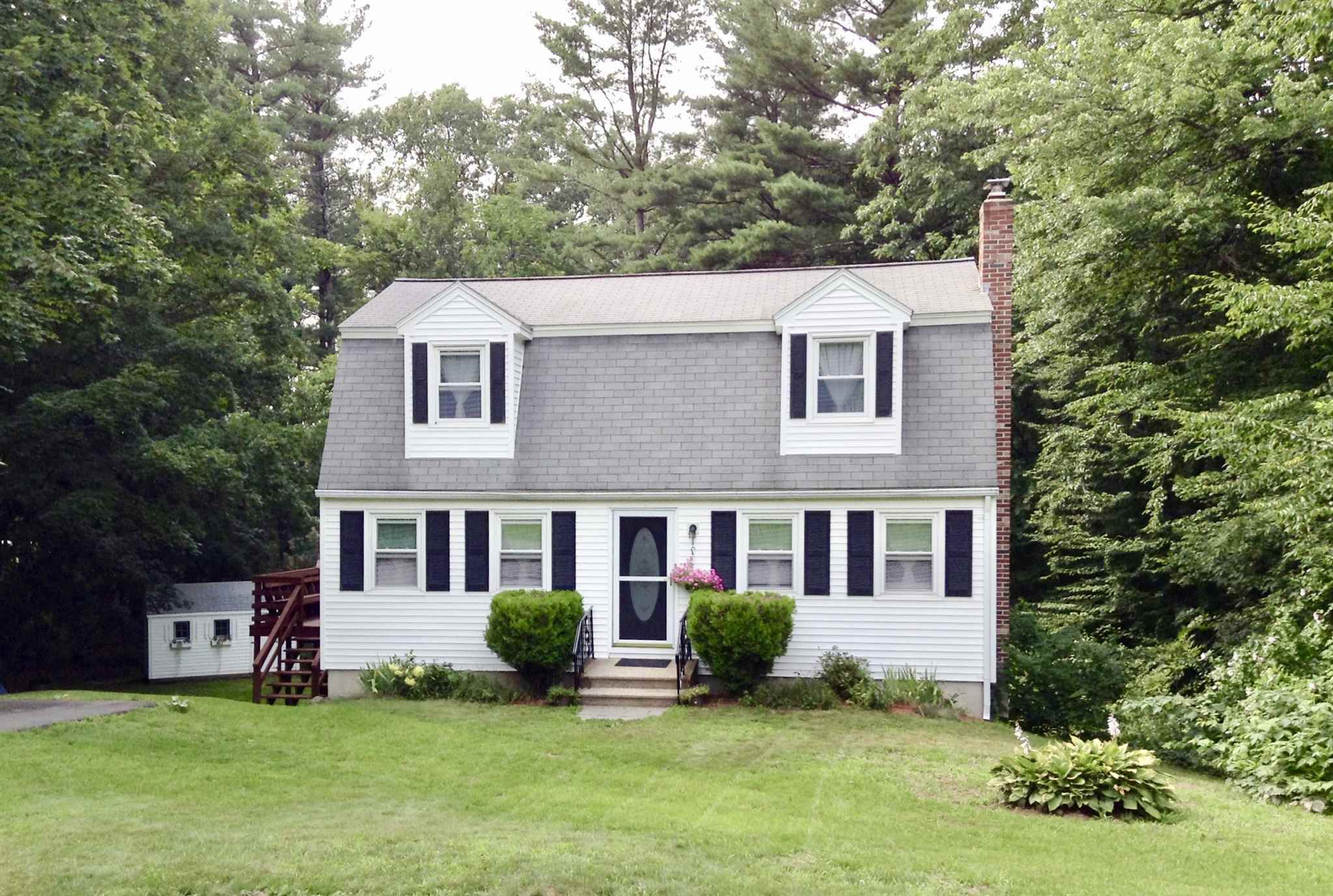 Property Photo:  7 O'Connell Drive  NH 03053 